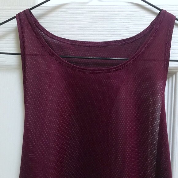 SEE VIDEO Cute Lululemon Tank in Burgundy Maroon Purple - Picture 4 of 8